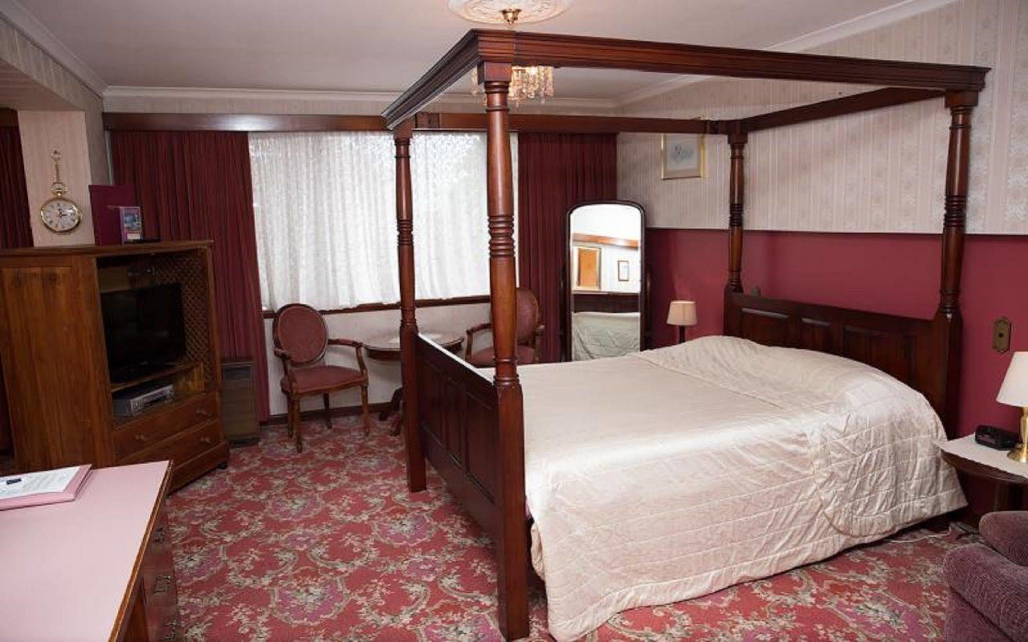 Motel Mayfair On Cavell Hobart Buitenkant foto