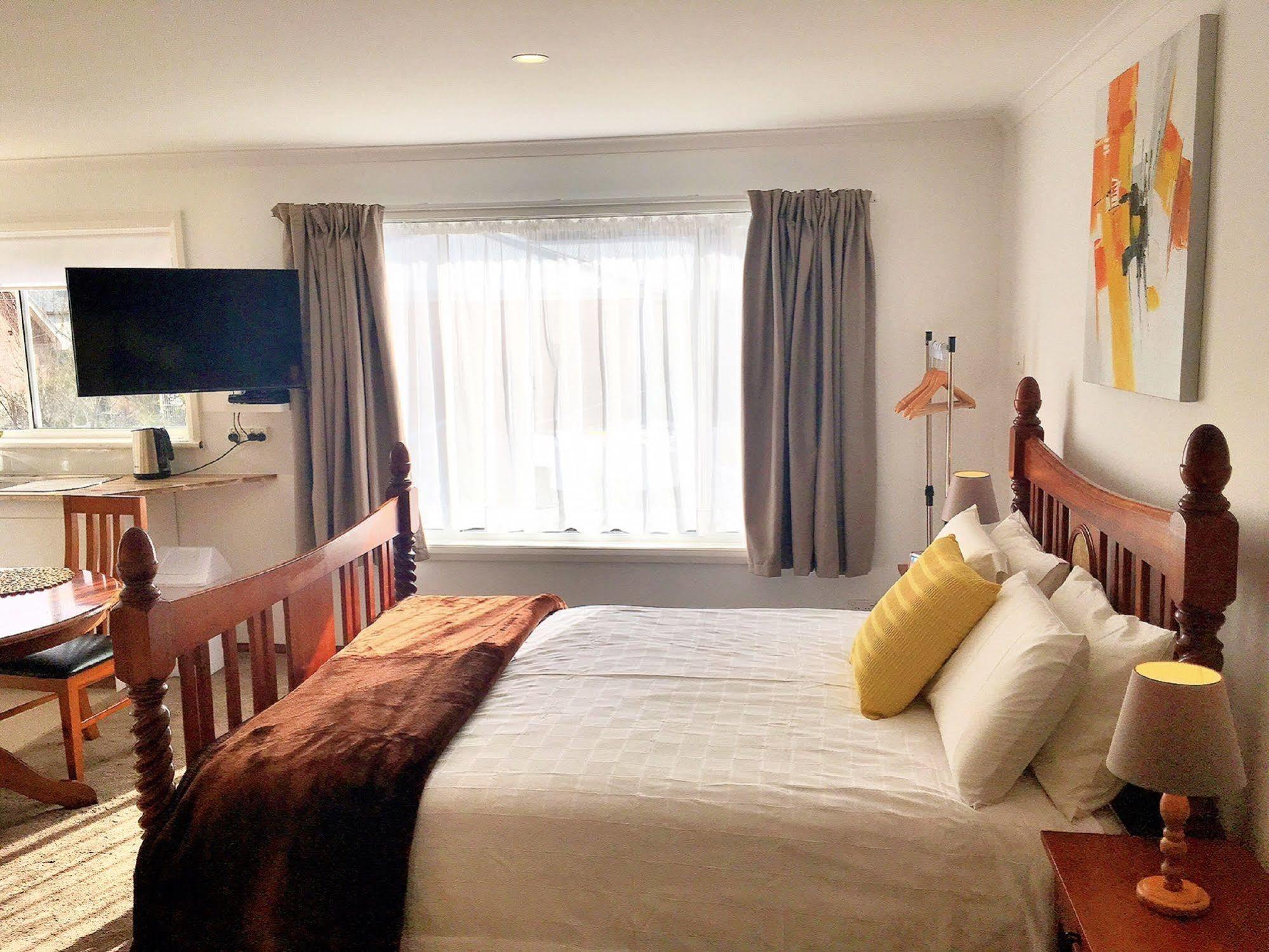 Motel Mayfair On Cavell Hobart Buitenkant foto