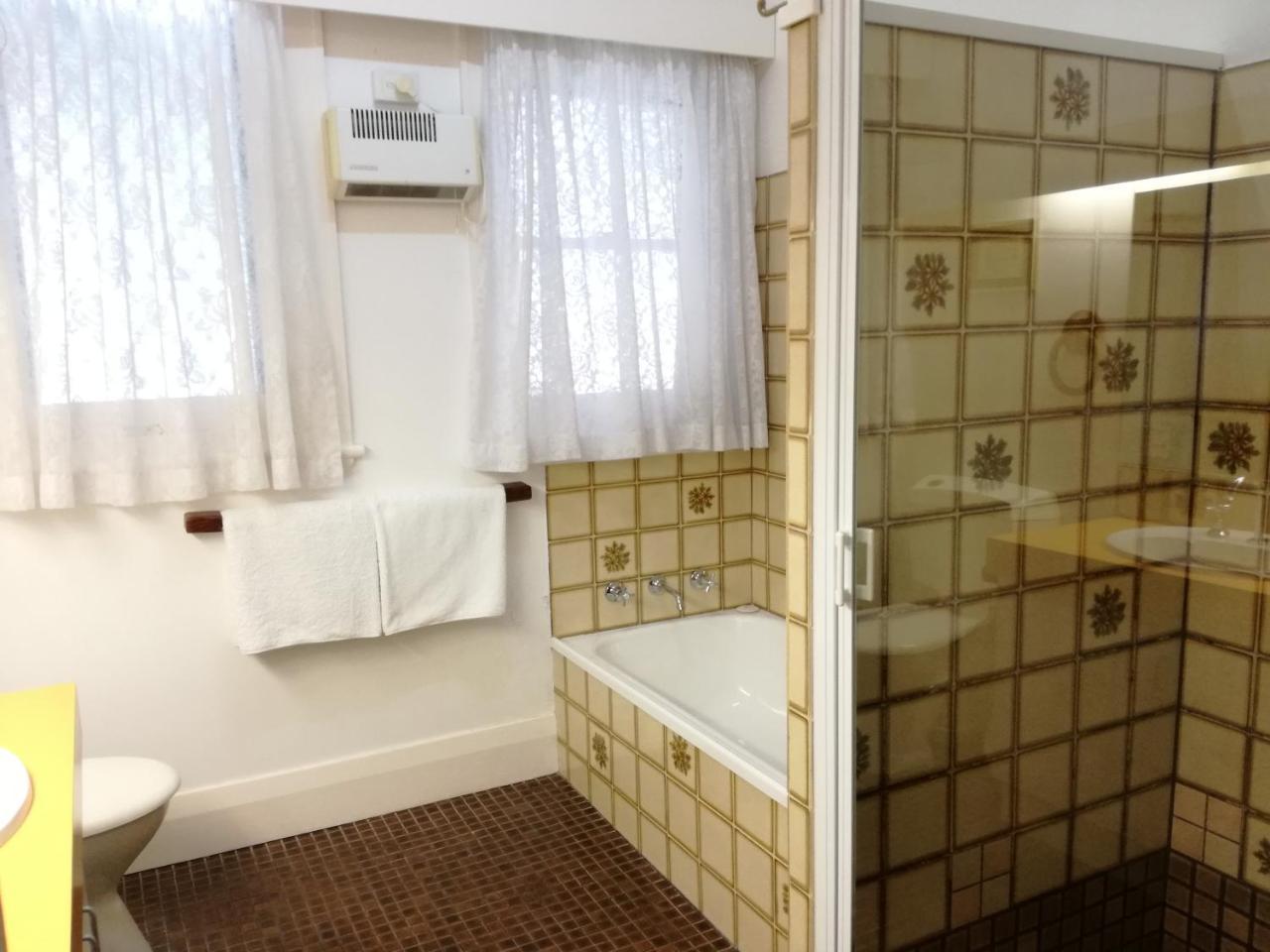 Motel Mayfair On Cavell Hobart Buitenkant foto