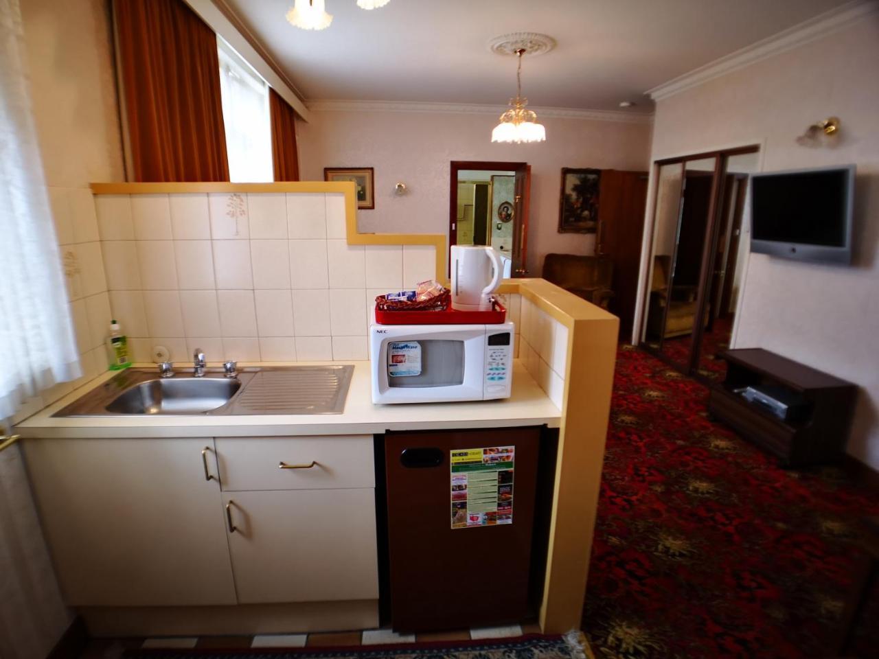 Motel Mayfair On Cavell Hobart Buitenkant foto